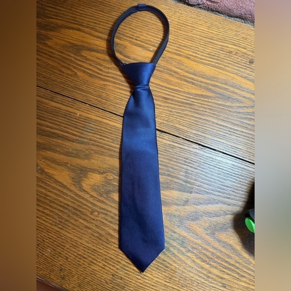 Class Club Boys Basic Solid 14" Zipper Navy Tie - Picture 1 of 6